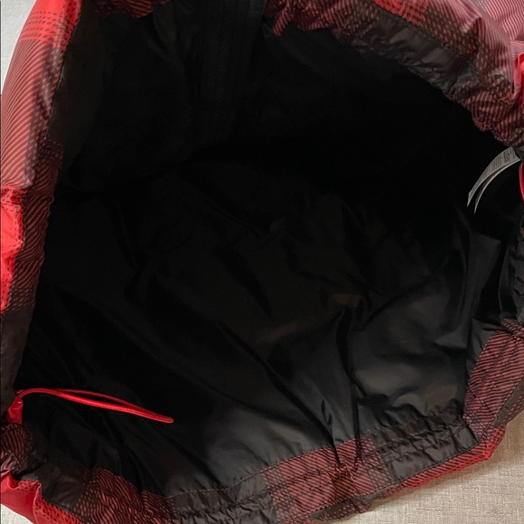 NEW Puffer Jacket Red Black Plaid Women’s Size Medium NWOT Old Navy Winter Coat - Picture 3 of 15